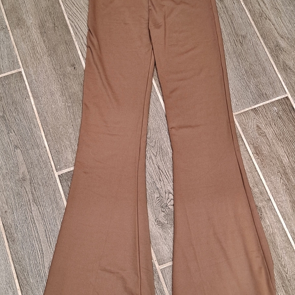 Camel brown flared yoga pants. Small - Picture 1 of 2